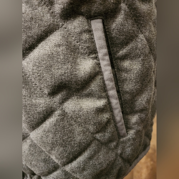 Preowned Old Navy, size‎ medium Quilted Vest - Picture 6 of 8